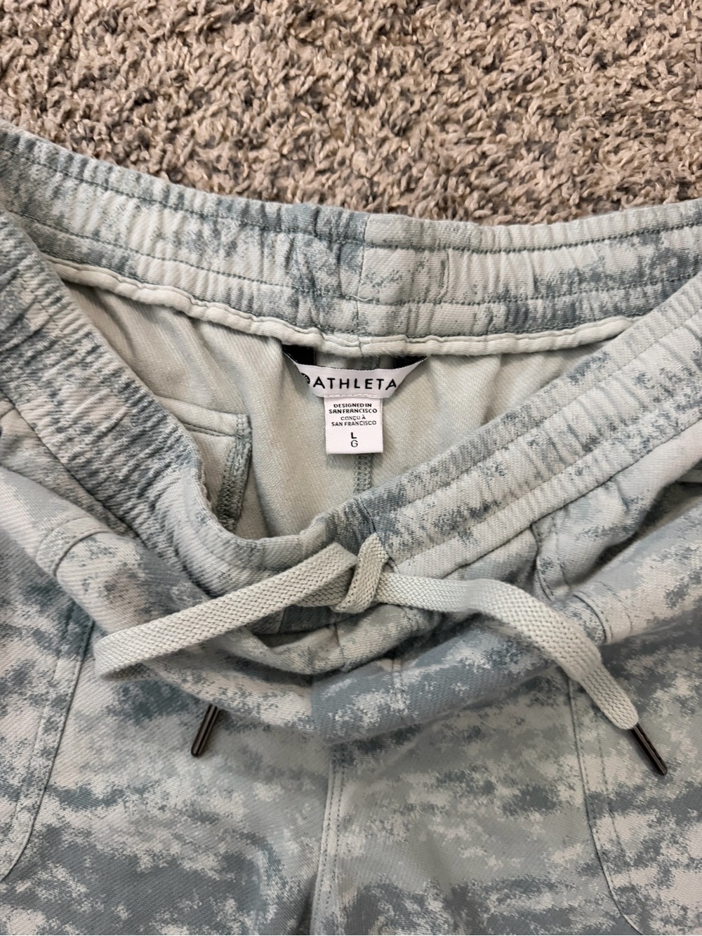 Athleta Farallon Short in Fog Camo Coast Grey - Picture 3 of 4